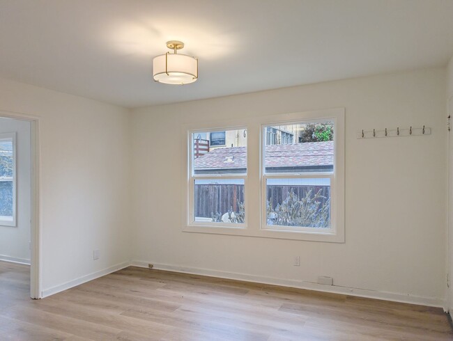 Building Photo - Charming one bed house in heart of Berkeley!