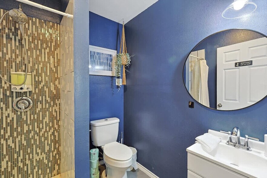 Building Photo - 329 Blandin St