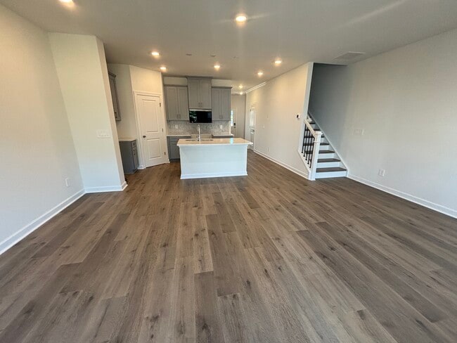 Building Photo - 222 Tiger Lily Dr