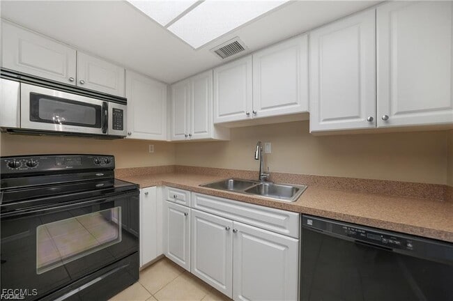 Building Photo - 3100 Harbor Blvd