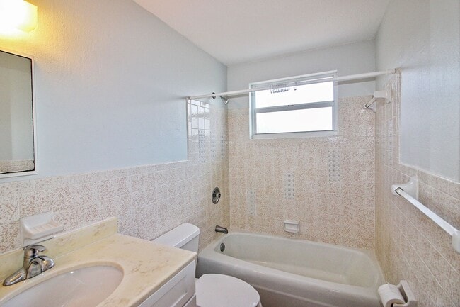 Building Photo - Nokomis Annual Home for Rent