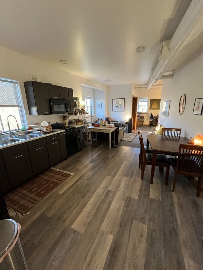 Building Photo - 2BD/1BA In Richmond