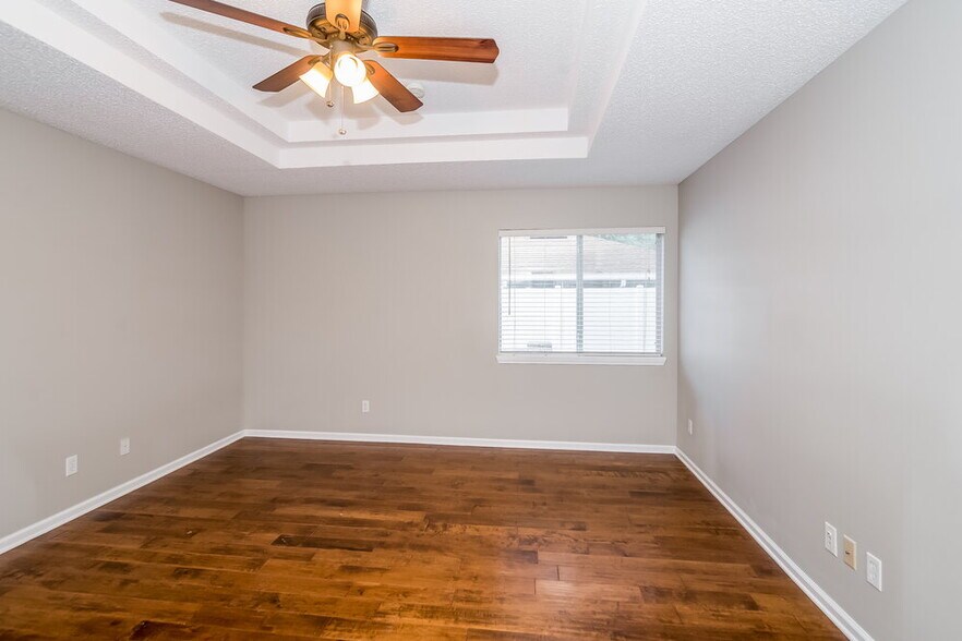 Building Photo - 3338 Ayrshire St