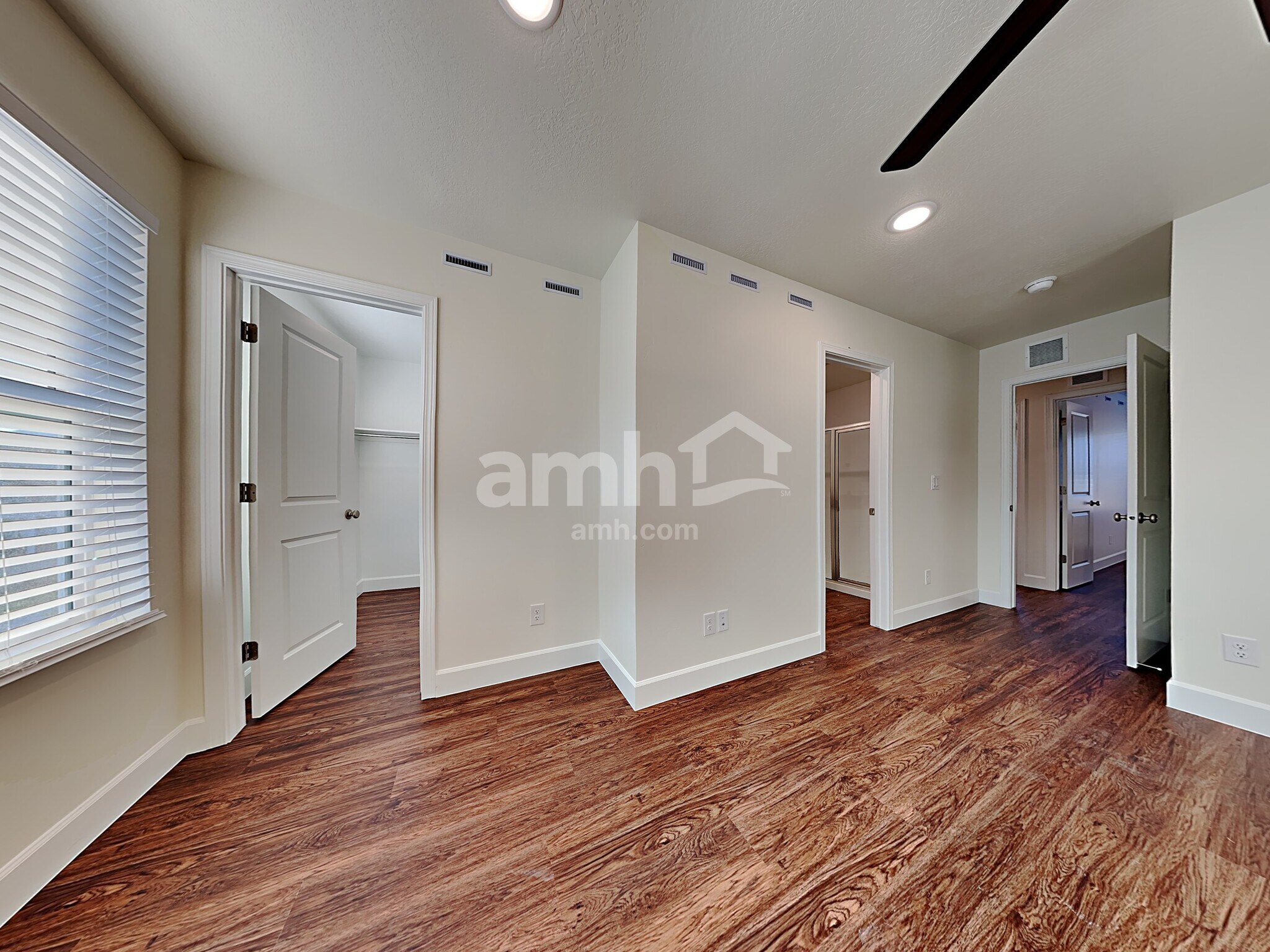 Building Photo - 11091 S Blue Bayou Dr