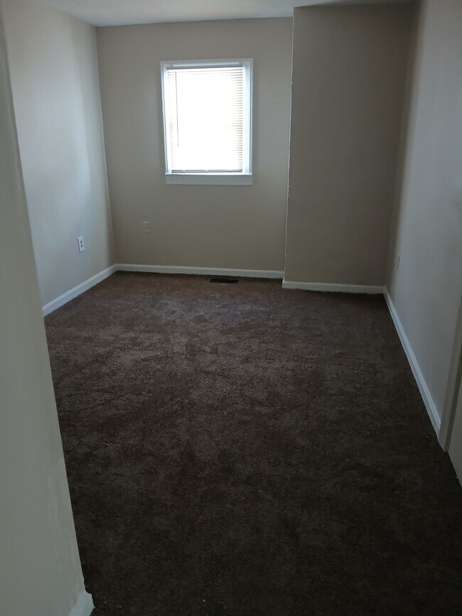 Building Photo - 2324 Magazine St