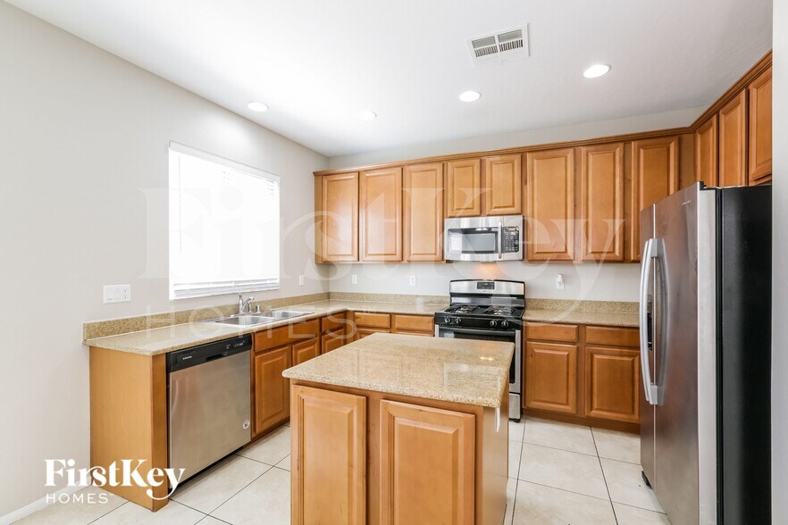 Building Photo - 677 Calamus Palm Pl