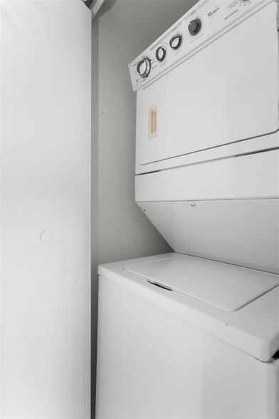 Building Photo - 60 SW 13th St