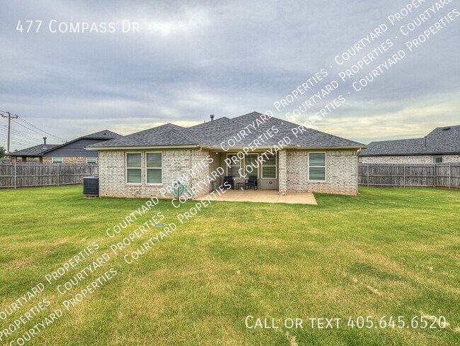Building Photo - 477 Compass Dr