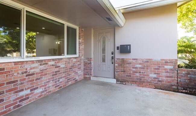 Building Photo - 2221 N 50th Ave