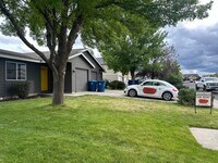 Building Photo - NE 7th St Duplex - 00000-07TH-00