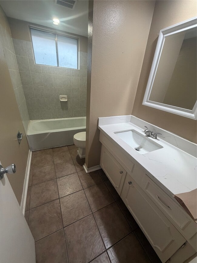 Building Photo - 6439 Deirdre Anne Dr