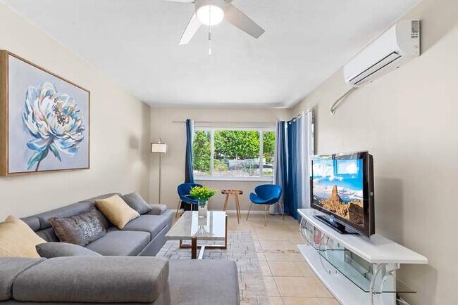 Building Photo - Modern Retreat with Spacious Yard & Cozy Interiors