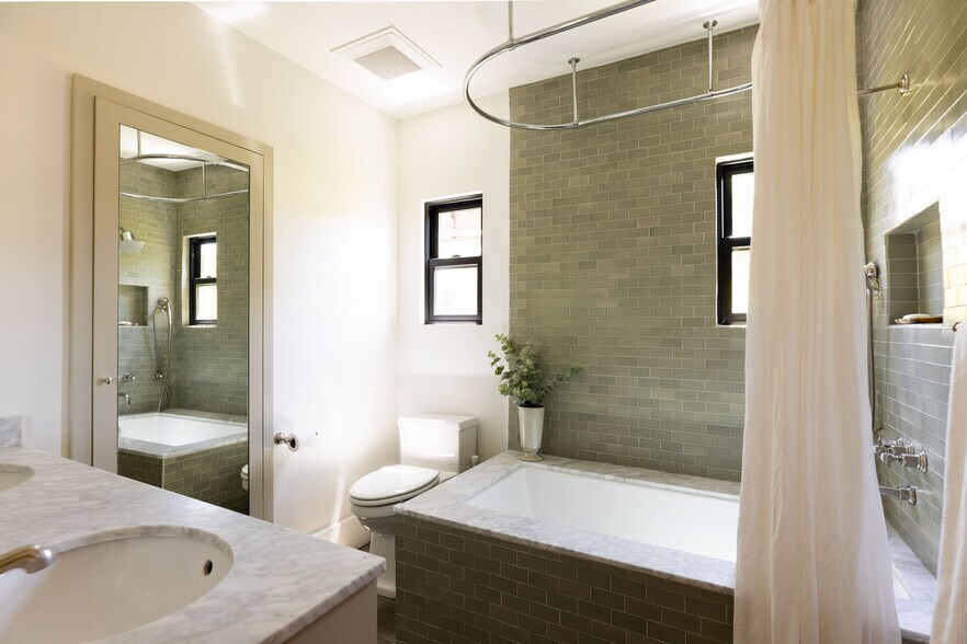 Building Photo - 5248 Sierra Villa Dr
