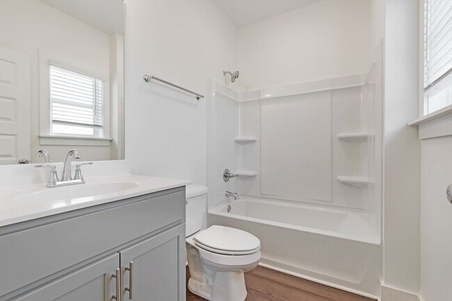 Building Photo - Stylish Home with Luxury Finishes