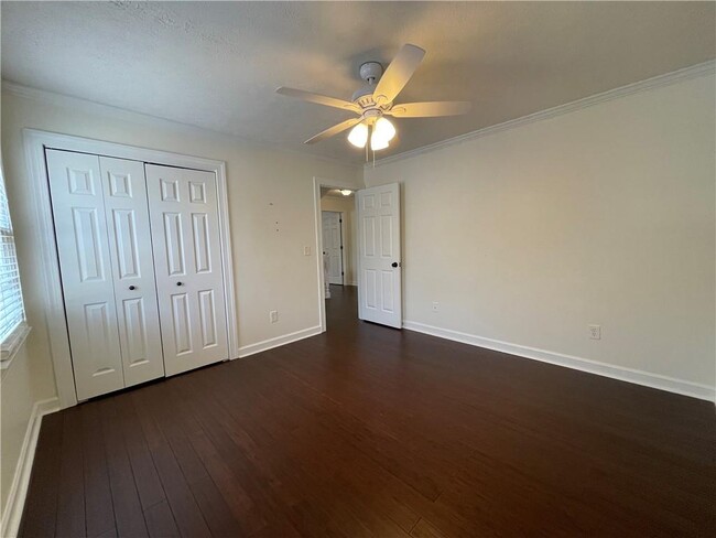 Building Photo - 3145 Queens Walk