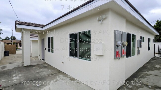 Building Photo - 9565 Mansor Ave