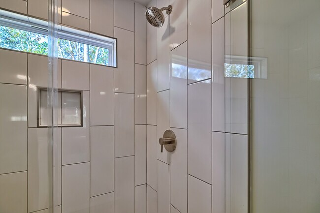 Building Photo - 209 Lynch Ln