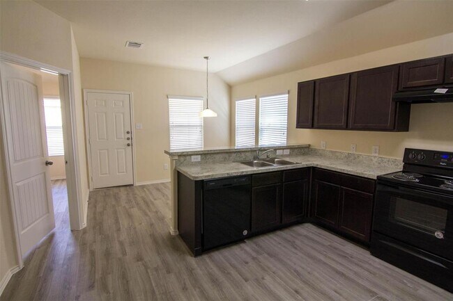 Building Photo - 22445 Clear Castle Dr