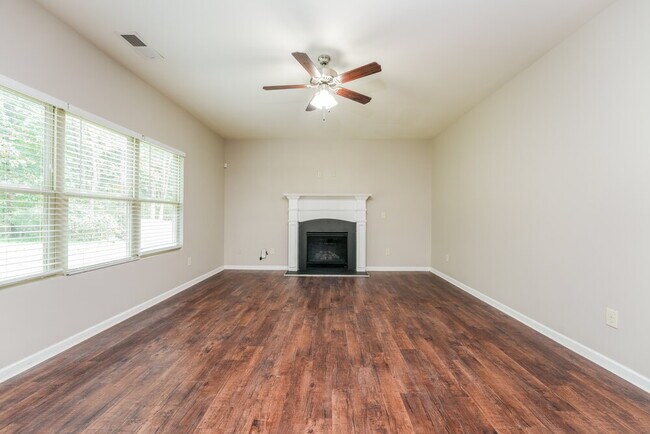 Building Photo - 251 Chandler Bluff Ct SE