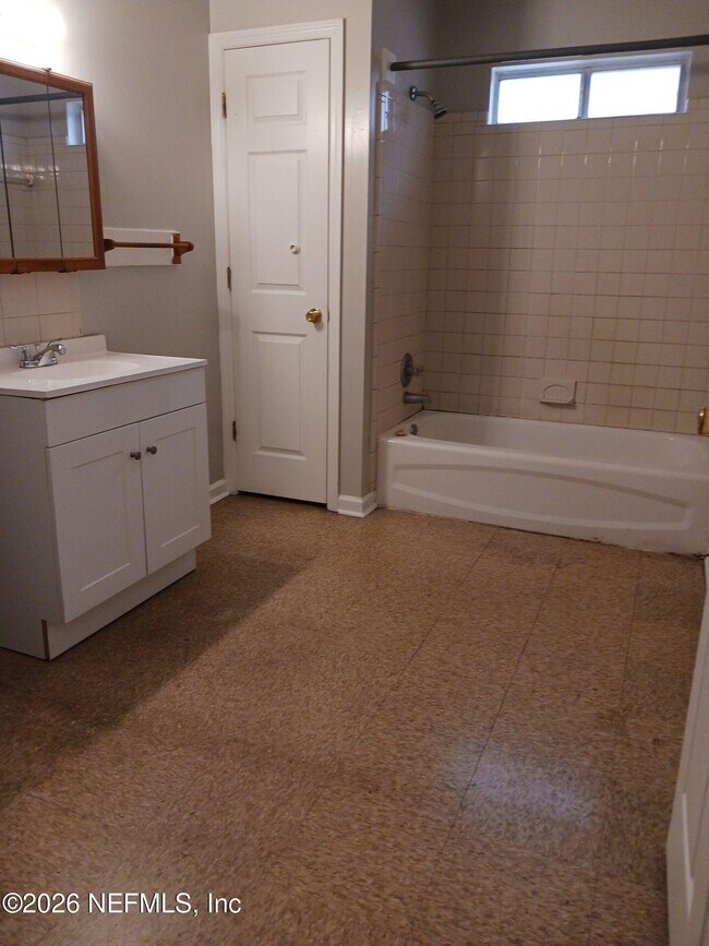 Building Photo - 2113 Morehouse Rd