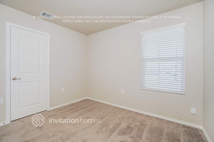 Building Photo - 703 Vermilion