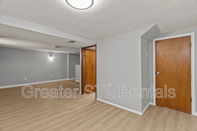 Building Photo - 3 Venetia Ct