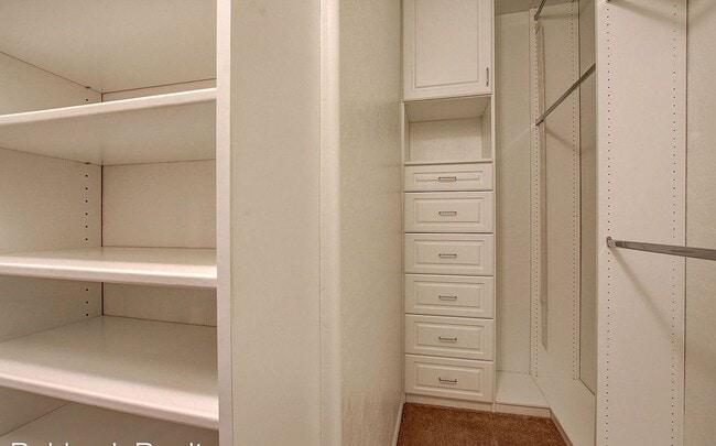 Building Photo - STUNNING LOWER-LEVEL ONE BEDROOM, ONE BATH...