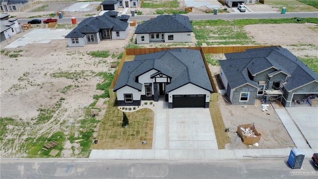 Building Photo - 32 Durango Dr