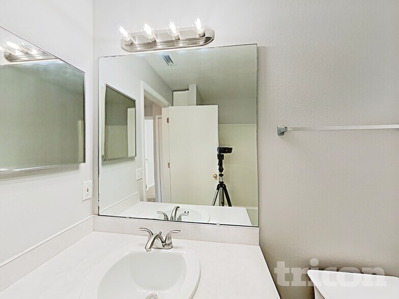 Building Photo - 3460 Net Ct