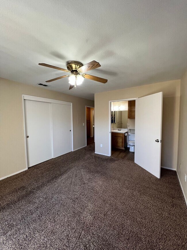 Building Photo - 8609 Lyn River Ct