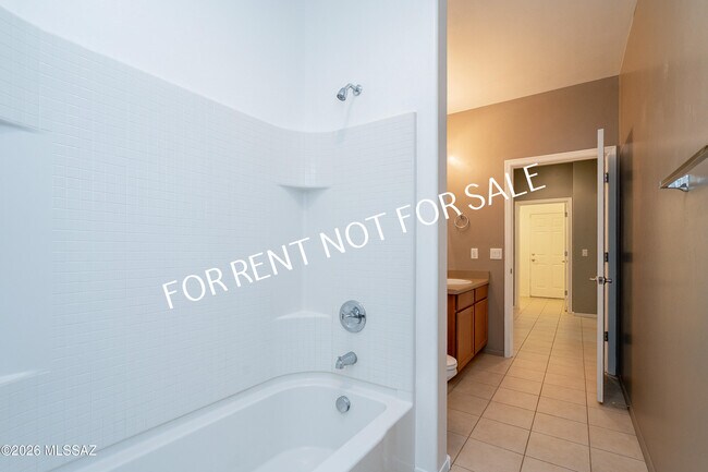 Building Photo - 7307 E Heartwood Dr