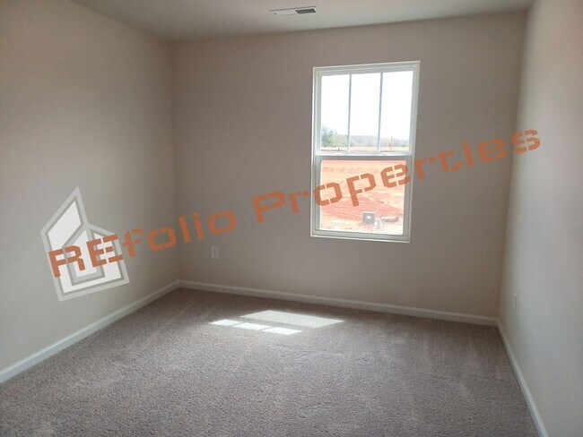 Building Photo - Stunning 3-Bedroom Home with Loft & 2-Car Garage in Desirable Bowman Village – Available June 7th!