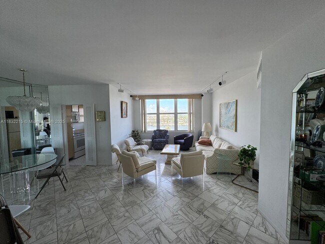 Building Photo - 4747 Collins Ave