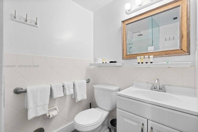 Building Photo - 530 Ocean Dr