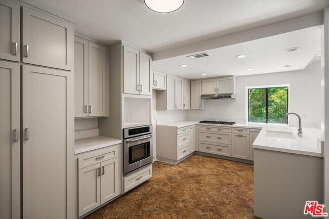 Building Photo - 2952 Bottlebrush Dr