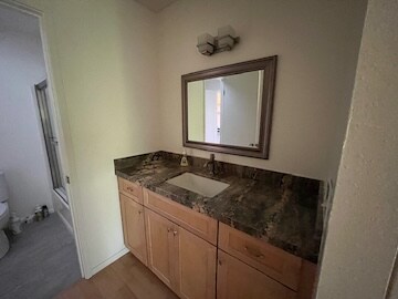 Building Photo - 1421 Elm Dr