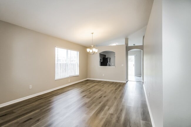 Building Photo - 18032 Birdwater Dr