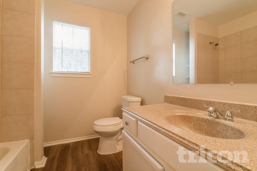 Building Photo - 3703 Bent Springs Ln