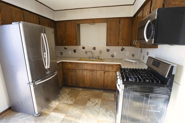 Building Photo - 2132 Shangrai-La Dr SE