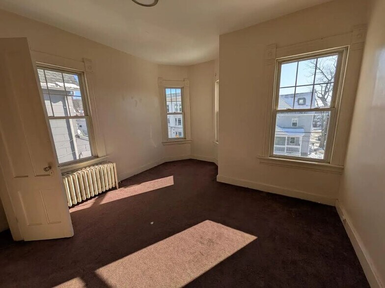 Building Photo - 236 Hillside Ave