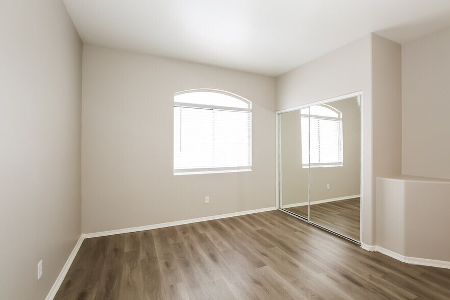 Building Photo - 5637 Island Mist St