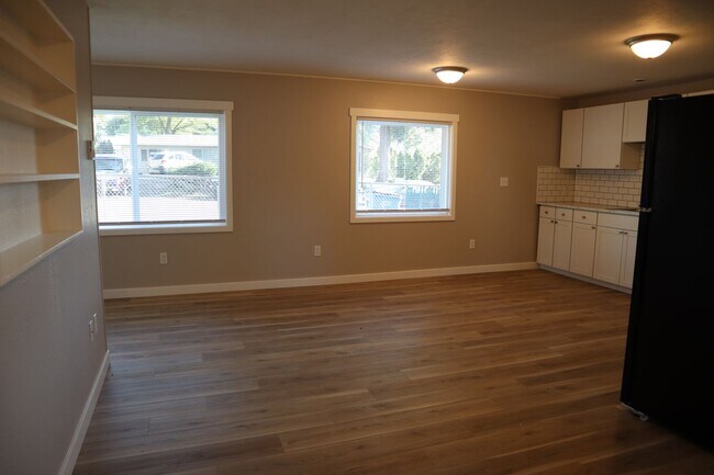 Building Photo - r1500VDuplex