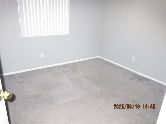 Building Photo - Beautiful 4 Bedroom Single Story House w/ ...