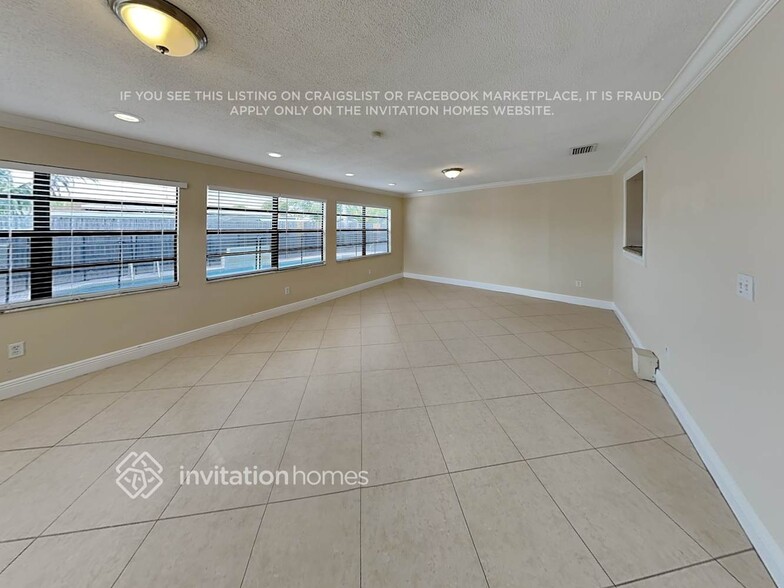 Building Photo - 10825 Jennifer Ln