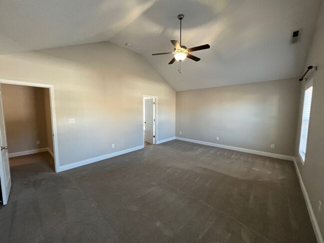 Building Photo - Beautiful 4 Bed, 2.5 Bath Westgate Home