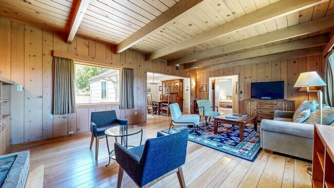 Building Photo - 4560 Sullivan Ct
