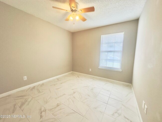 Building Photo - 8475 Seton Ct