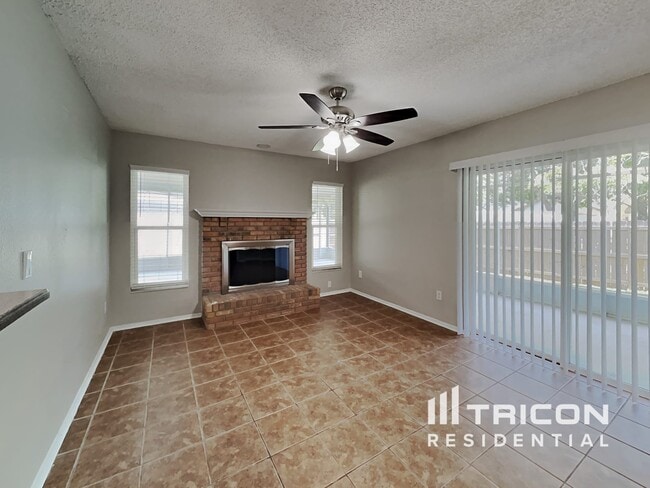 Building Photo - 1517 Crosswind Cir