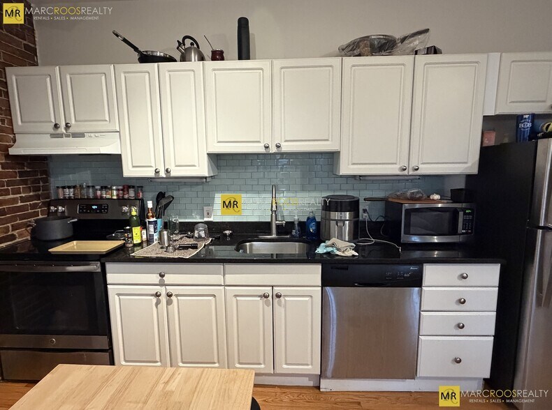 Building Photo - 670 Tremont St