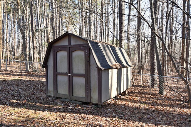 Building Photo - 116 Milbros Ln